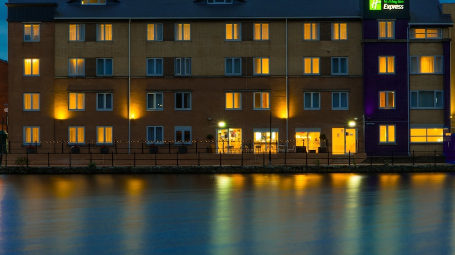 Holiday Inn Express Cardiff Bay by IHG