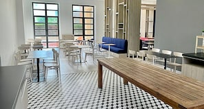 Snack bar