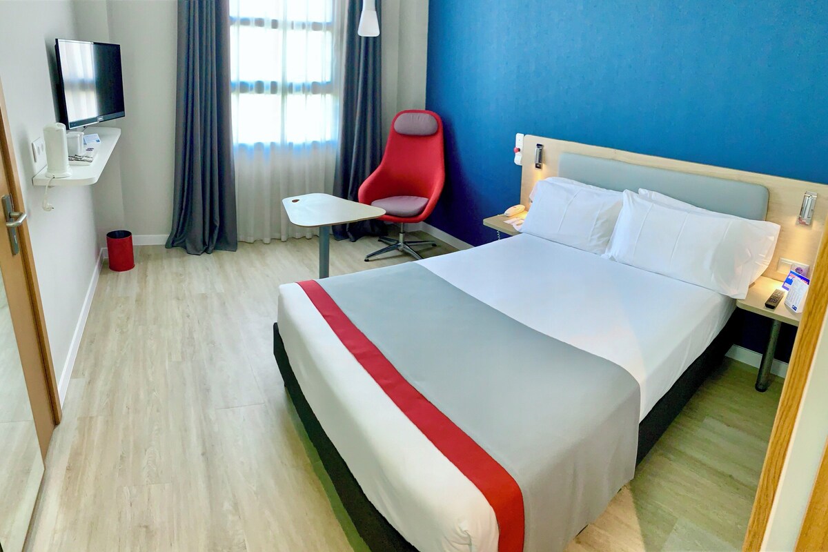 Chambre Standard, 1 lit double, accessible aux personnes à mobilité réduite (Free Breakfast)
