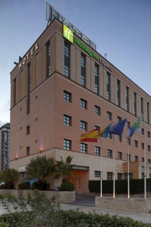 Property entrance - Holiday Inn Express Valencia Ciudad de las Ciencias by IHG (Valencia)