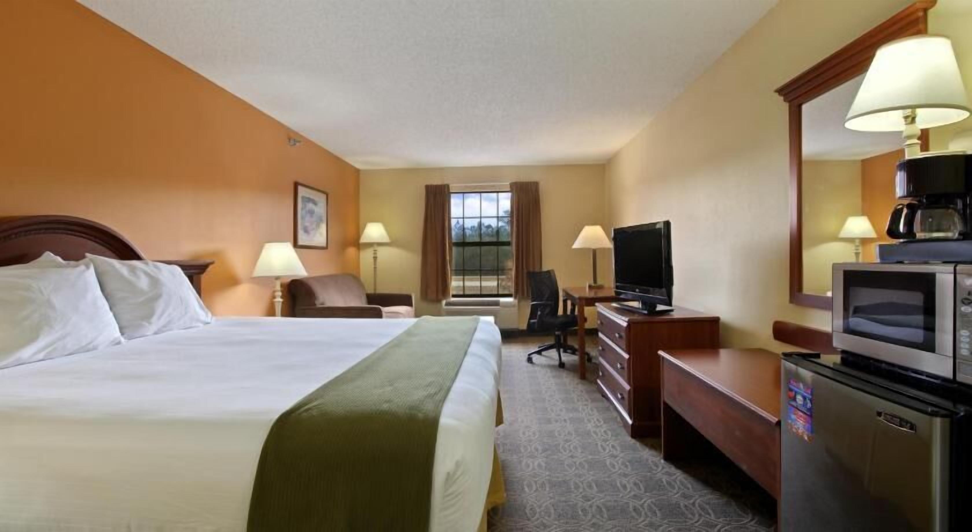 Desk, iron/ironing board, free cots/infant beds, free WiFi