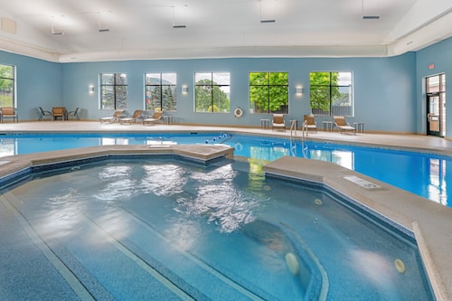 Holiday Inn Express Breezewood by IHG