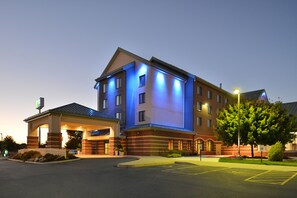 Exterior - Holiday Inn Express Breezewood by IHG (Breezewood)