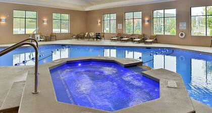 Holiday Inn Express Breezewood by IHG