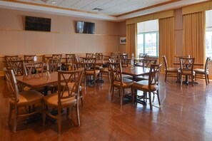 Free daily continental breakfast - Holiday Inn Express Breezewood by IHG (Breezewood)