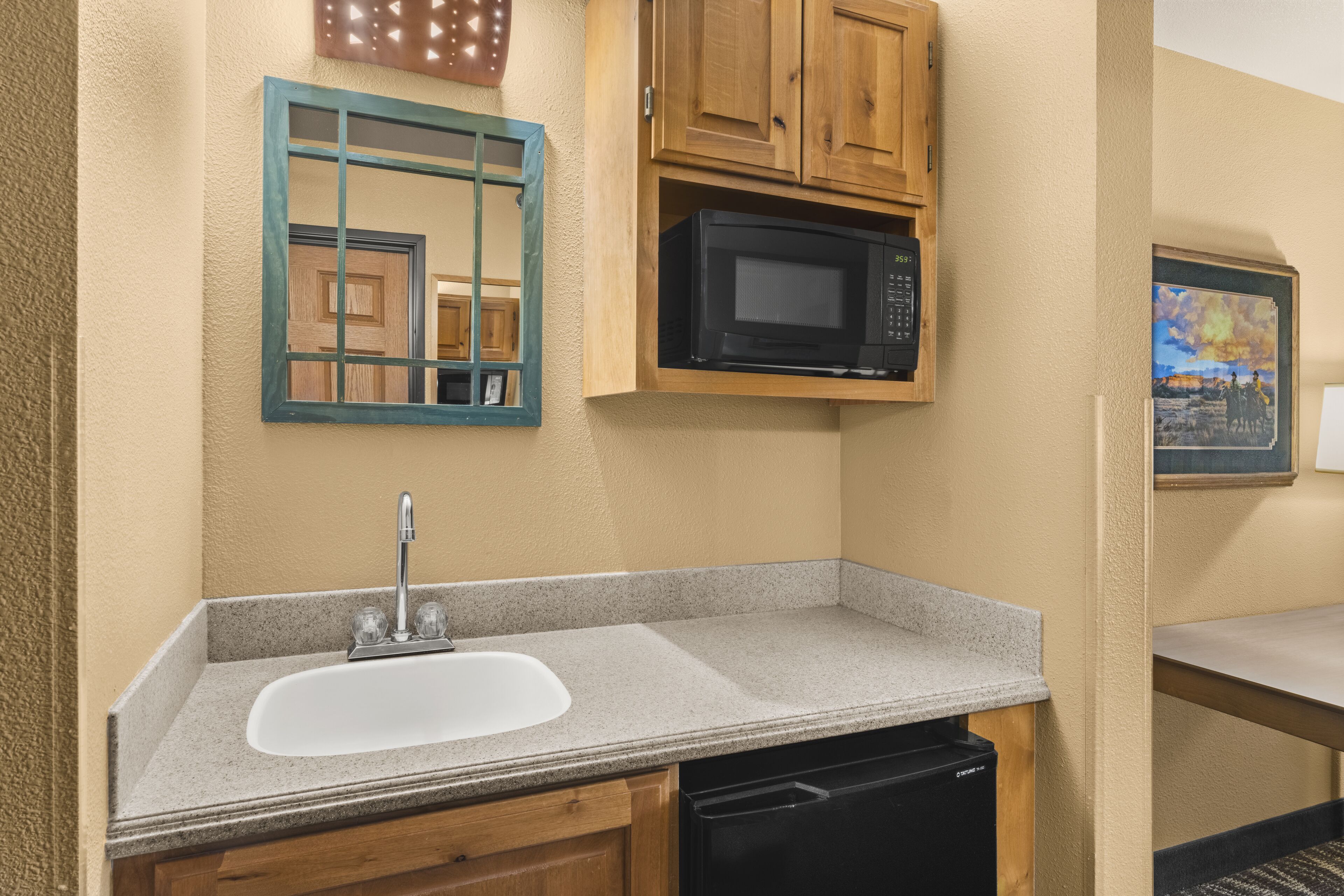 suite, 1 queen bed | premium bedding, iron/ironing board, free wifi, bed sheets