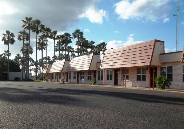 View from room - Victoria Palms Inn & Suites (Donna)