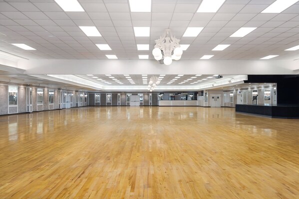 Ballroom - Victoria Palms Inn & Suites (Donna)