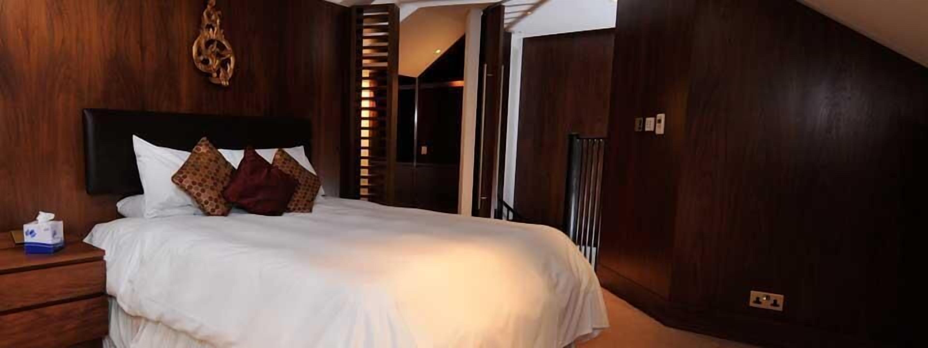 In-room safe, desk, iron/ironing board, rollaway beds