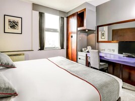 Standard Room, 1 Katil Raja (King) | Peralatan tempat tidur premium, tilam berlapik, meja