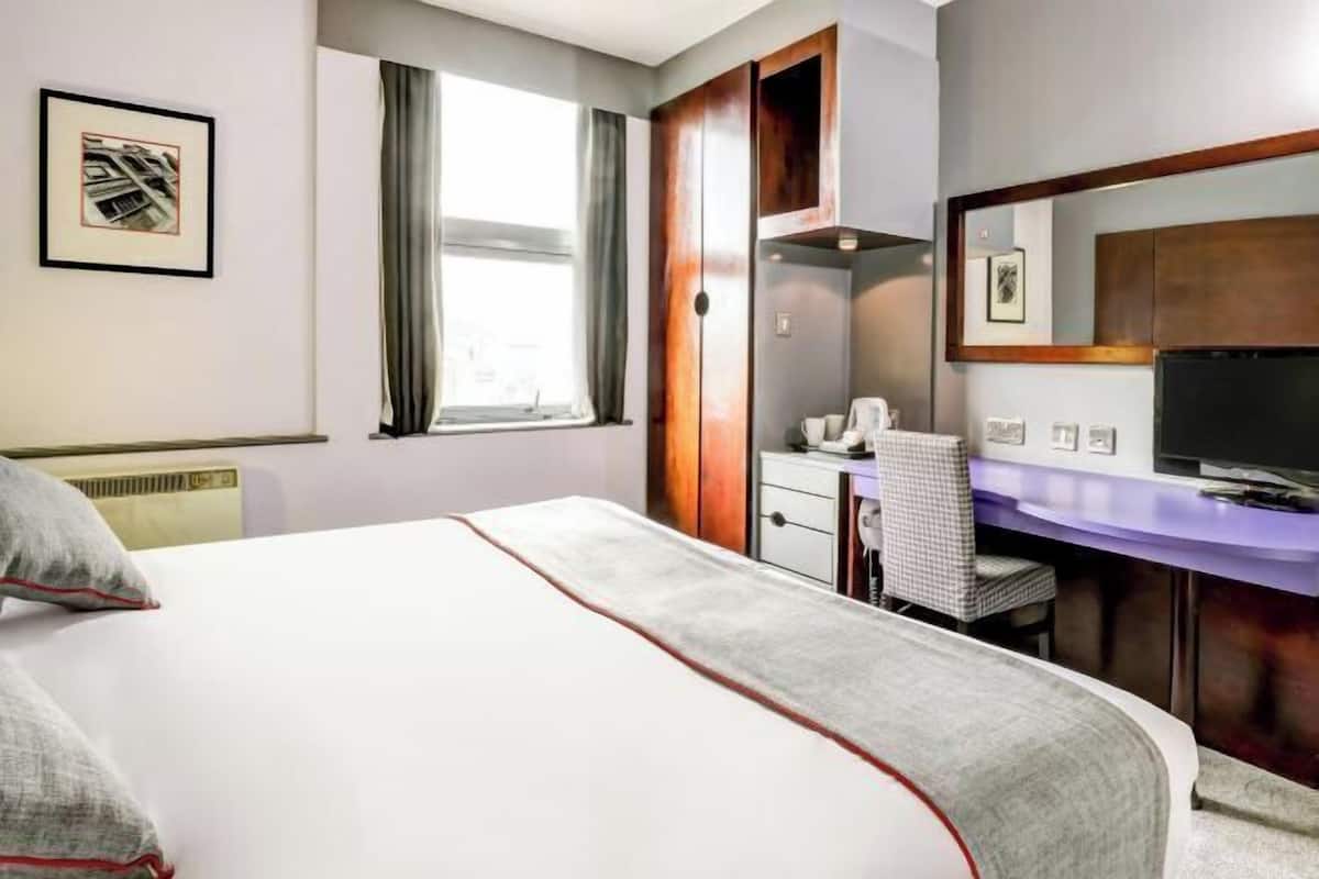 Ropa de cama de alta calidad y colchones con acolchado adicional