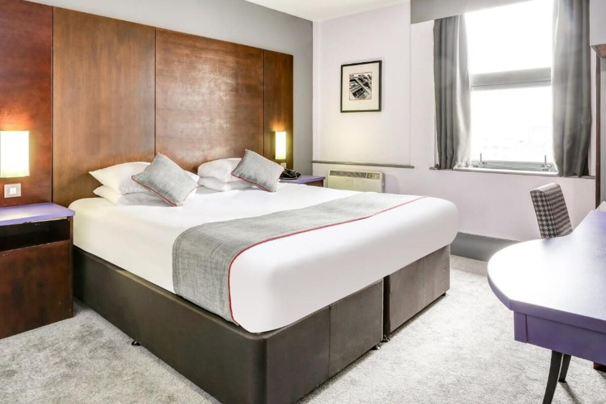 Standard King Room