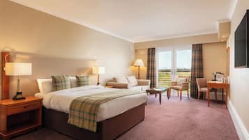 Junior Suite | Desk, iron/ironing board, free WiFi, bed sheets