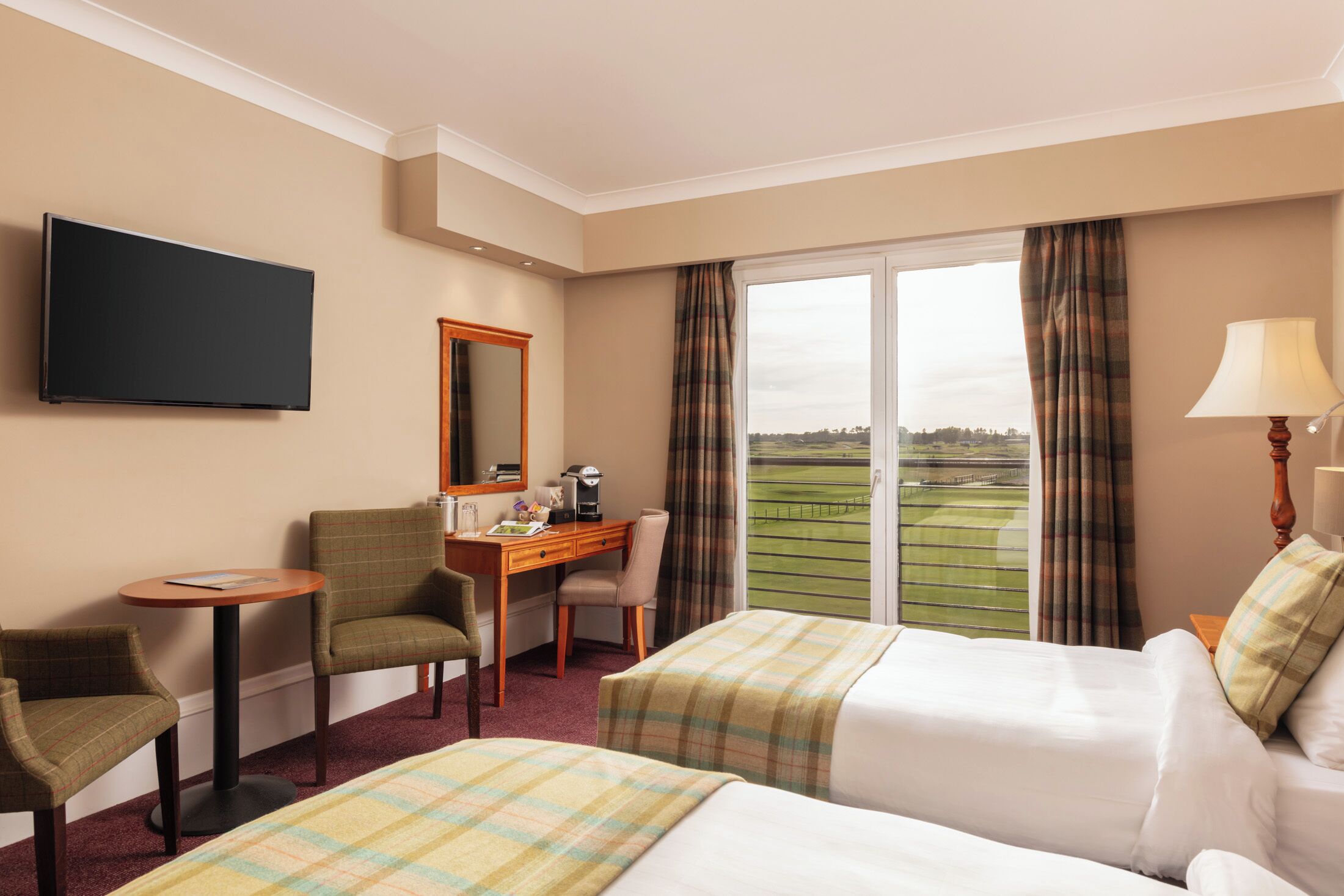 twin golf view room | desk, iron/ironing board, free wifi, bed sheets