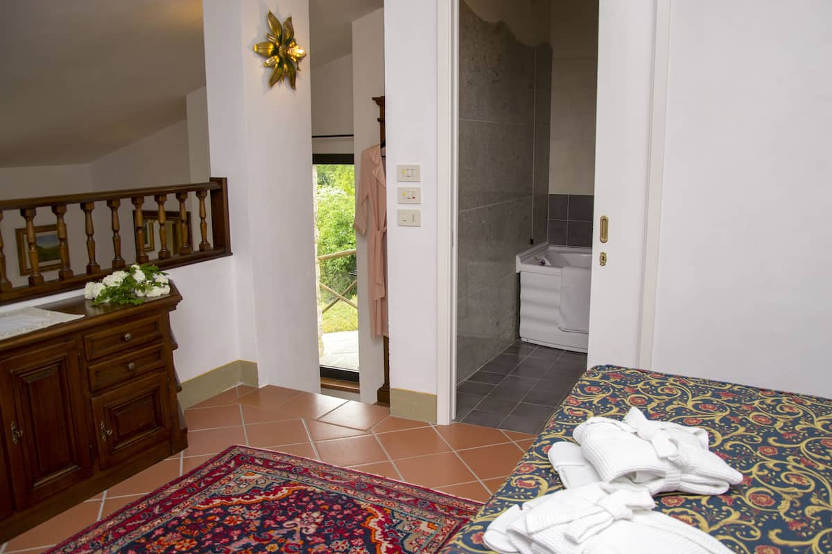 superior suite, 1 bedroom, hill view | minibar, desk, free wifi, bed sheets