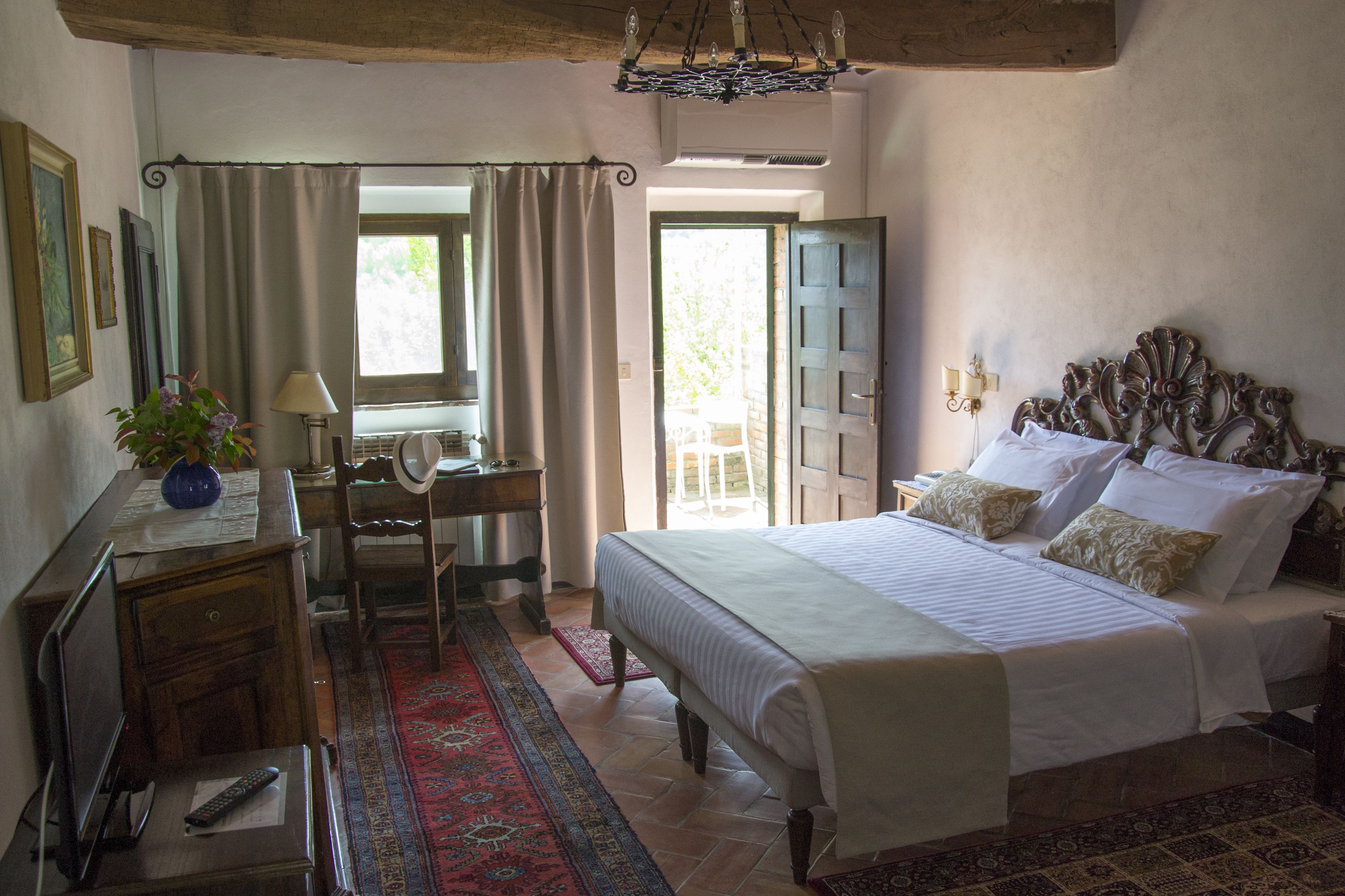 superior double room | minibar, desk, free wifi, bed sheets