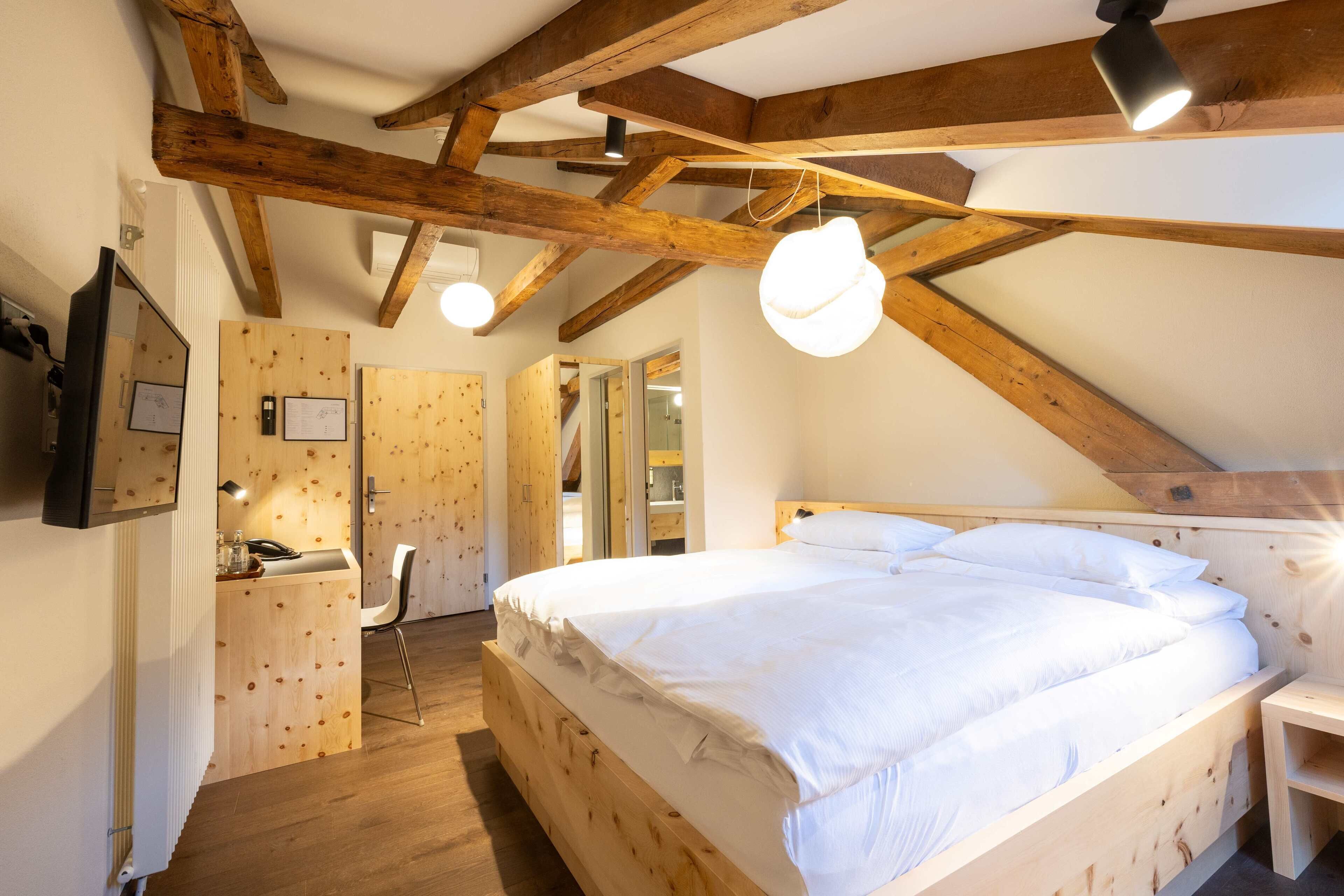 Palantschin Double Room Standard (Air conditioning) | Hypo-allergenic bedding, in-room safe, desk, blackout drapes