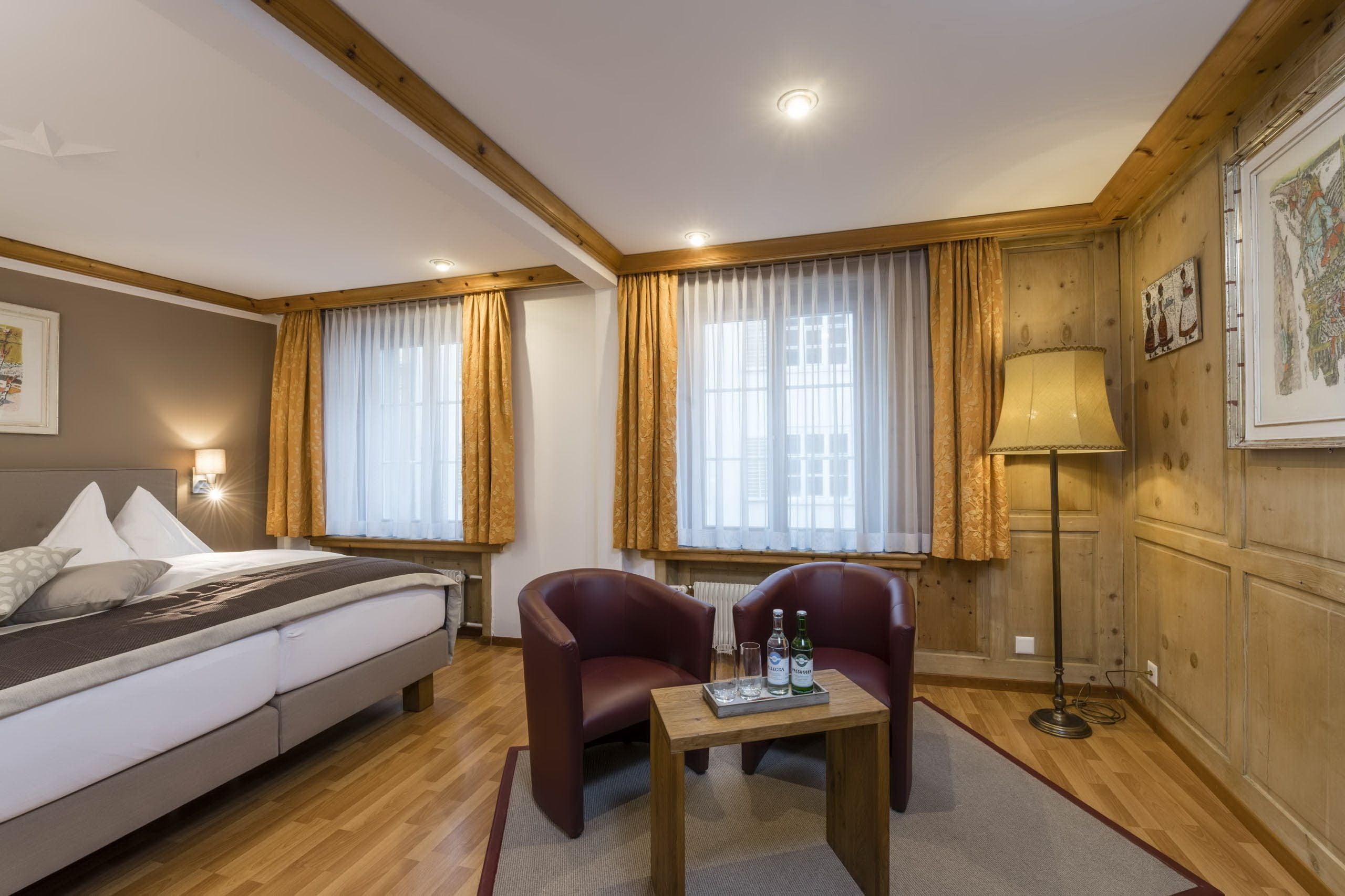 deluxe double room | in-room dining