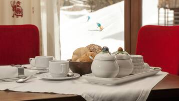 Desayuno buffet incluido todos los días