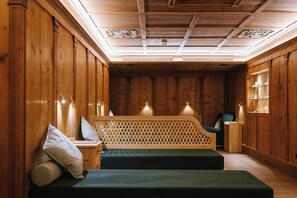 Sauna, hot tub, steam room, Turkish bath, body treatments, aromatherapy