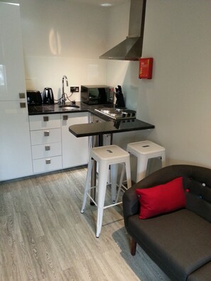 Living area - Court Apartments (London)