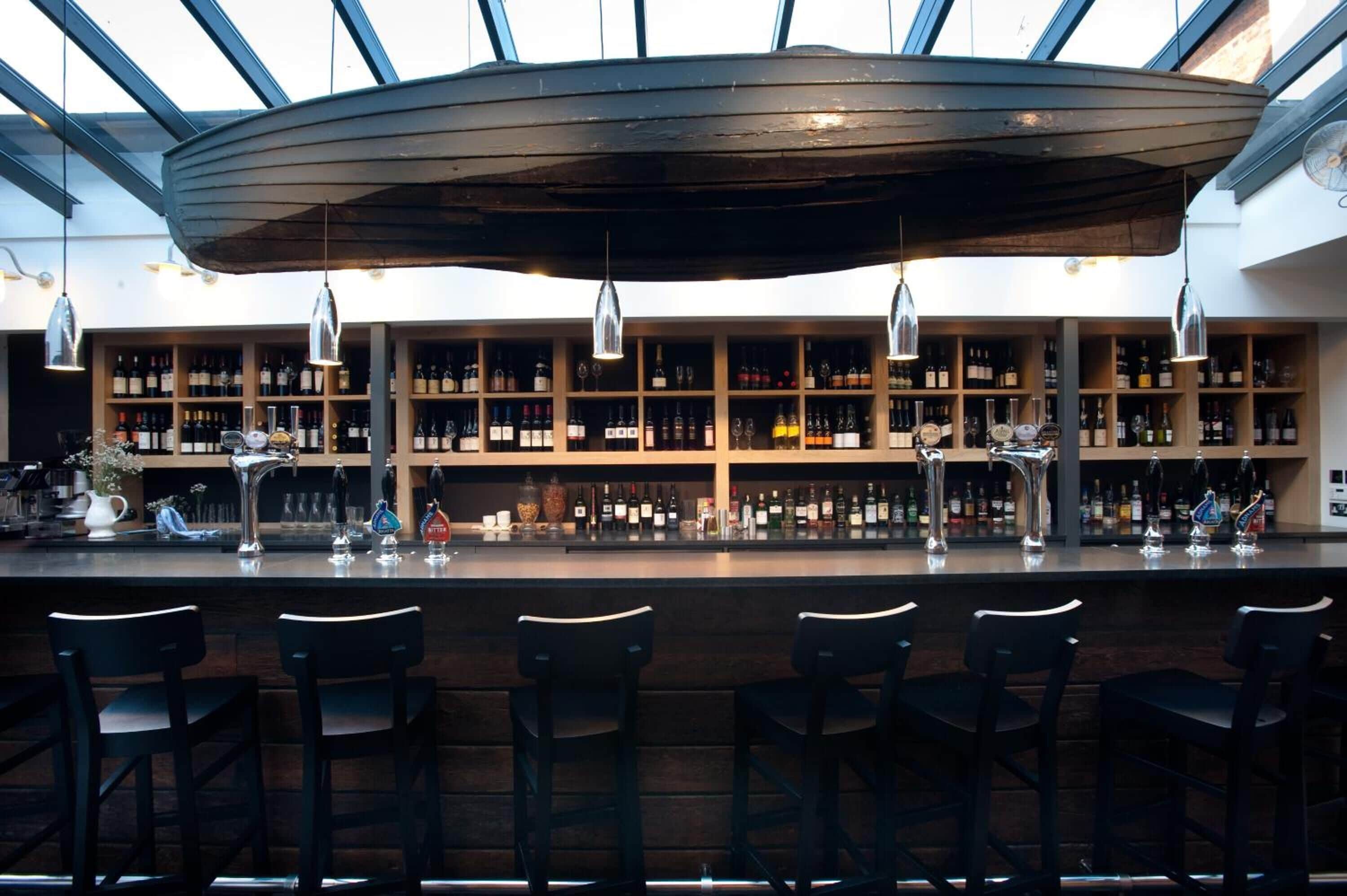 บาร์ (ในที่พัก)