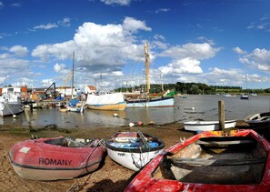 Lake - The Crown hotel (Woodbridge)