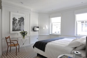 1 Schlafzimmer, Schreibtisch, laptopgeeigneter Arbeitsplatz