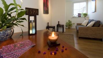 Sauna, hot tub, steam room, body treatments, aromatherapy