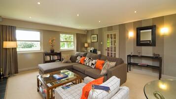 Garden Suite | Hypo-allergenic bedding, in-room safe, individually decorated