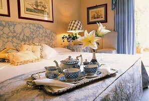 Minibar, coffres-forts dans les chambres, décoration personnalisée