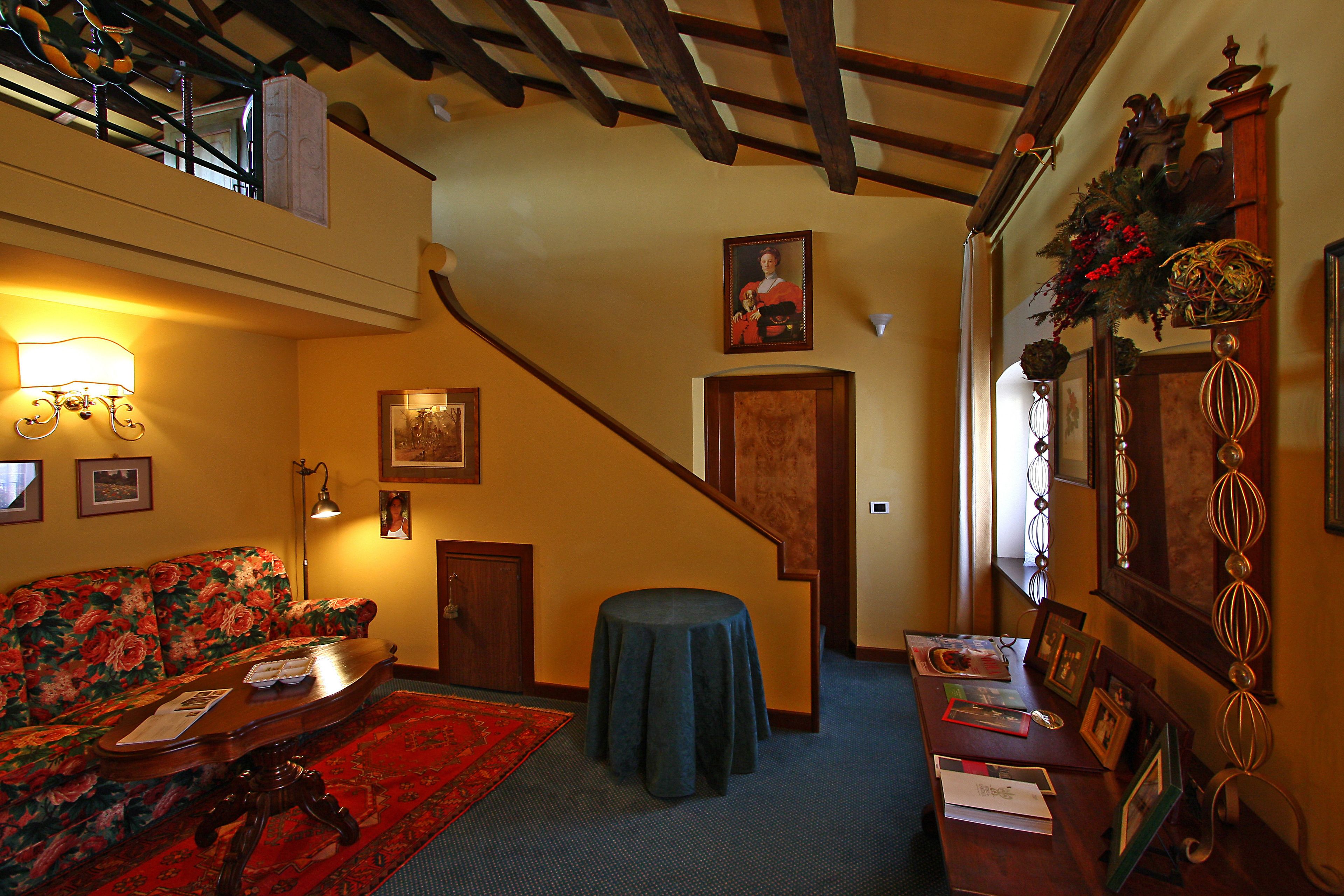 32-inch lcd tv with satellite channels, tv, books