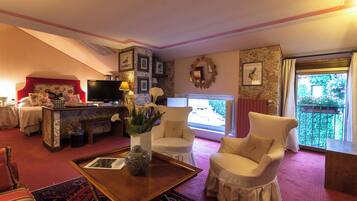 Suite Junior | Minibar, coffres-forts dans les chambres, décoration personnalisée