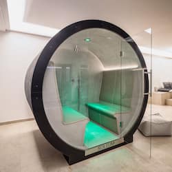Sauna, Dampfbad, Körperbehandlungen, Aromatherapie, Warmsteinmassagen