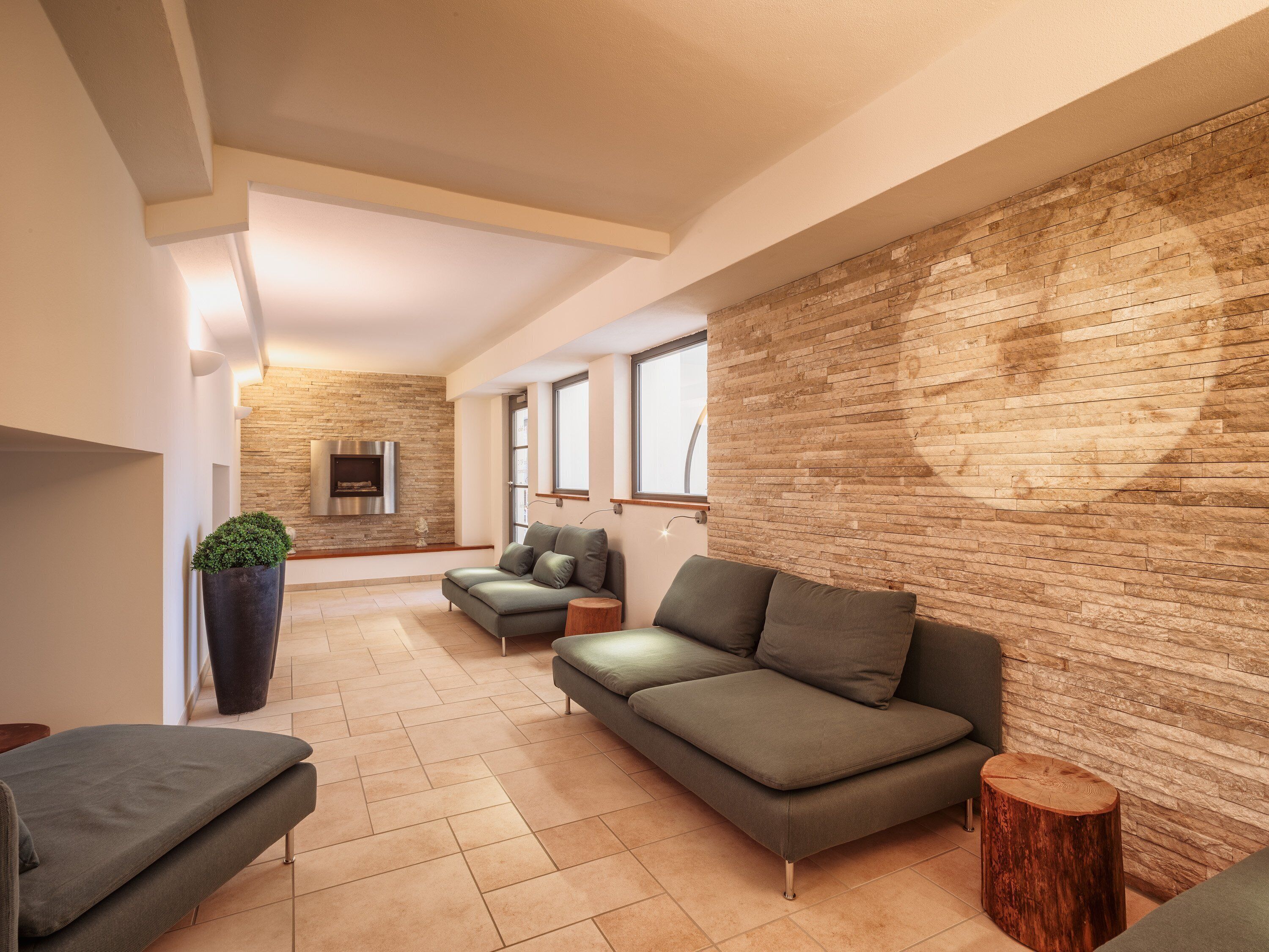 sauna, steam room, body treatments, aromatherapy, hot stone massages