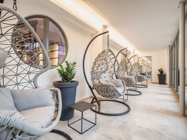 Un sauna, baño turco, tratamientos corporales, aromaterapia