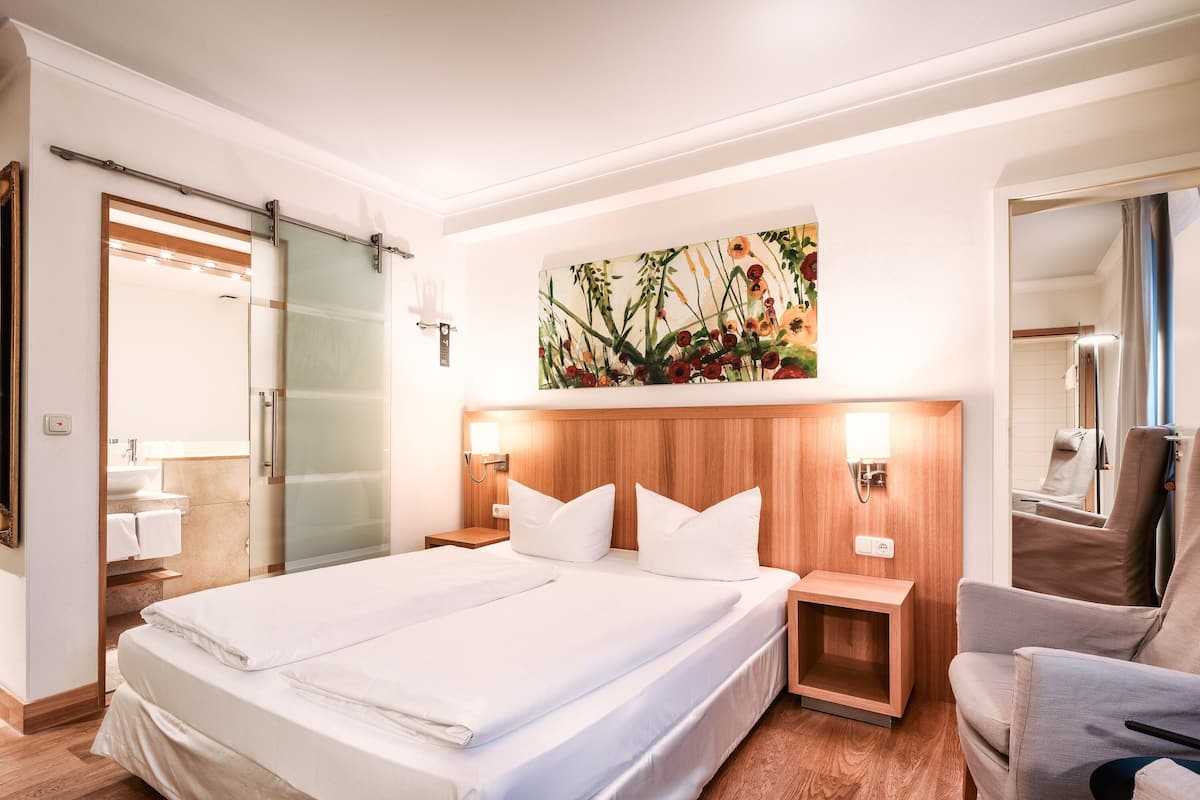 Standard Room | 1 bedroom, premium bedding, down comforters, minibar