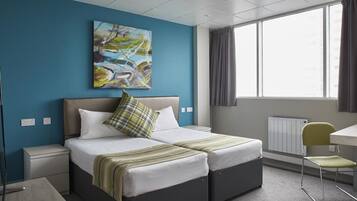 (Top Floors) Deluxe Twin room with view | Hypo-allergenic bedding, desk, blackout curtains, soundproofing