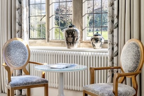 Manor Four Poster | Näkymä huoneesta