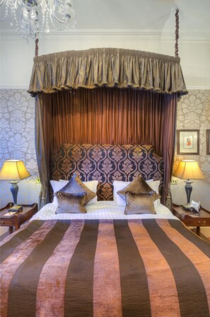 Minibar, in-room safe, individually decorated, individually furnished