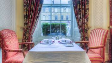 Lunch and dinner served