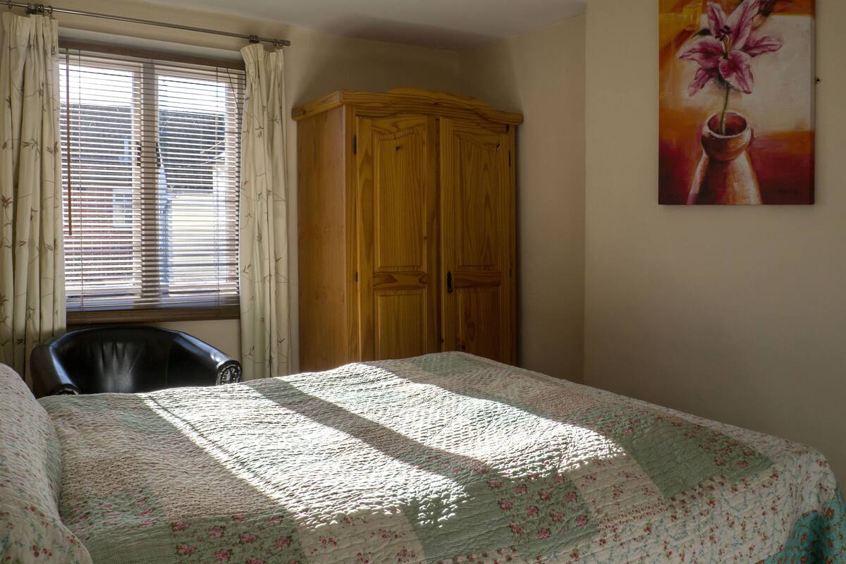 Chambre Supérieure, salle de bains attenante