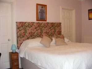 Chambre Double, salle de bains attenante