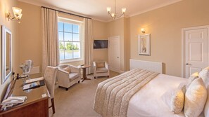 Premium bedding, desk, iron/ironing board, free WiFi - The Imperial Hotel (Barnstaple)