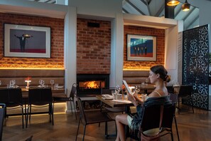 Breakfast, lunch and dinner served - Knysna Hollow Country Estate (Knysna)