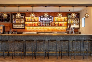 Bar (on property) - Knysna Hollow Country Estate (Knysna)