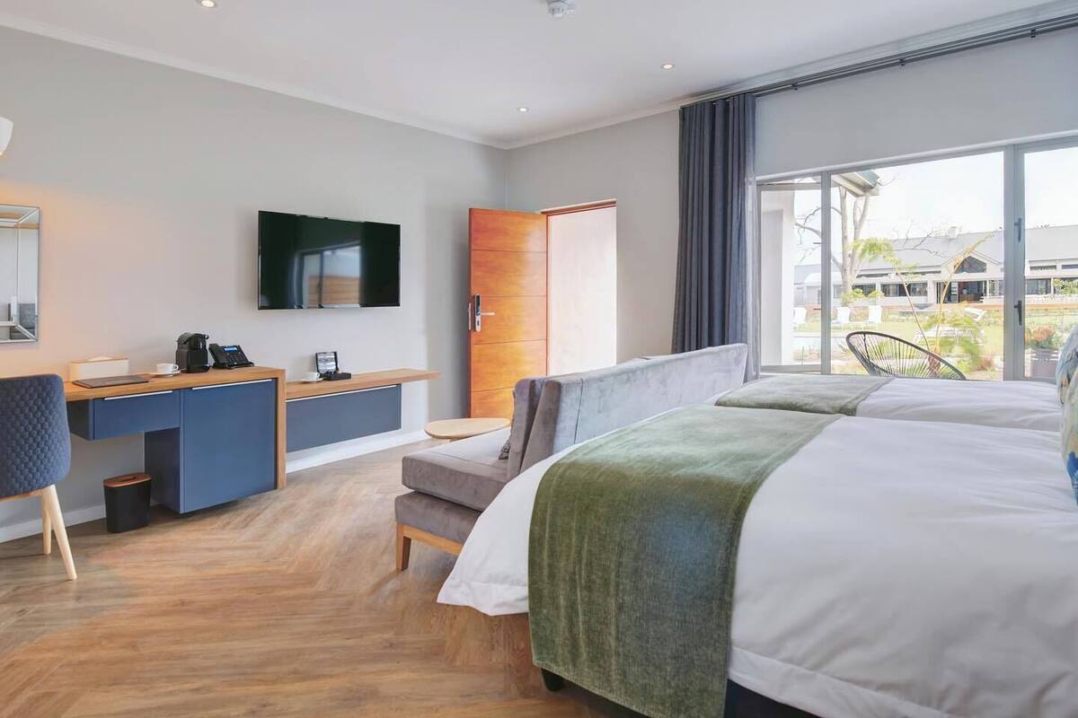 1 bedroom, hypo-allergenic bedding, in-room safe, desk