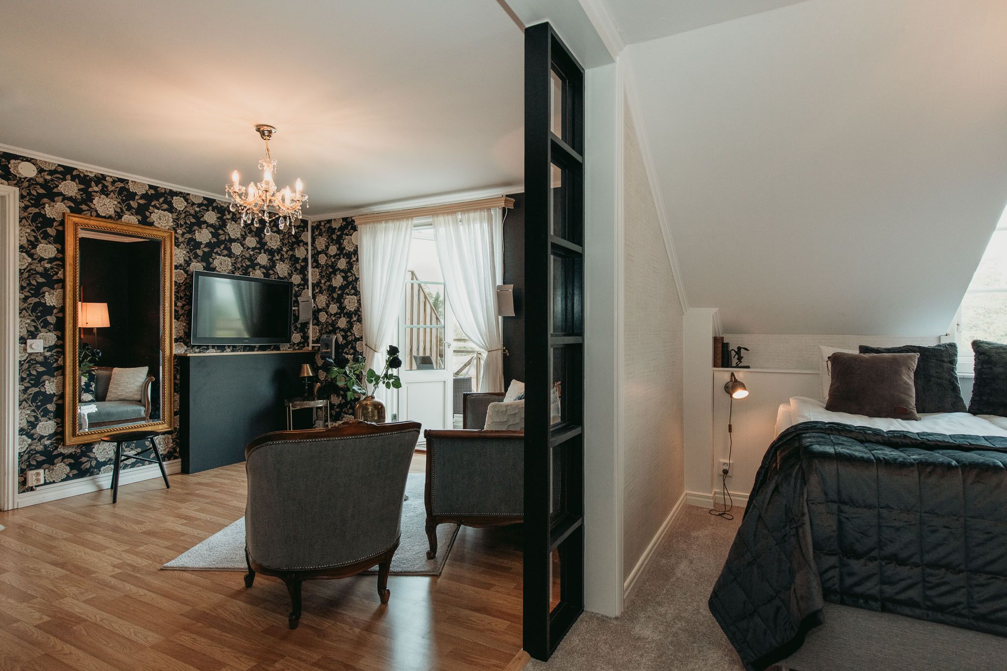 suite | minibar, individually decorated, individually furnished, desk