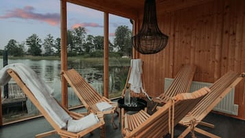 Sauna y tina de hidromasaje