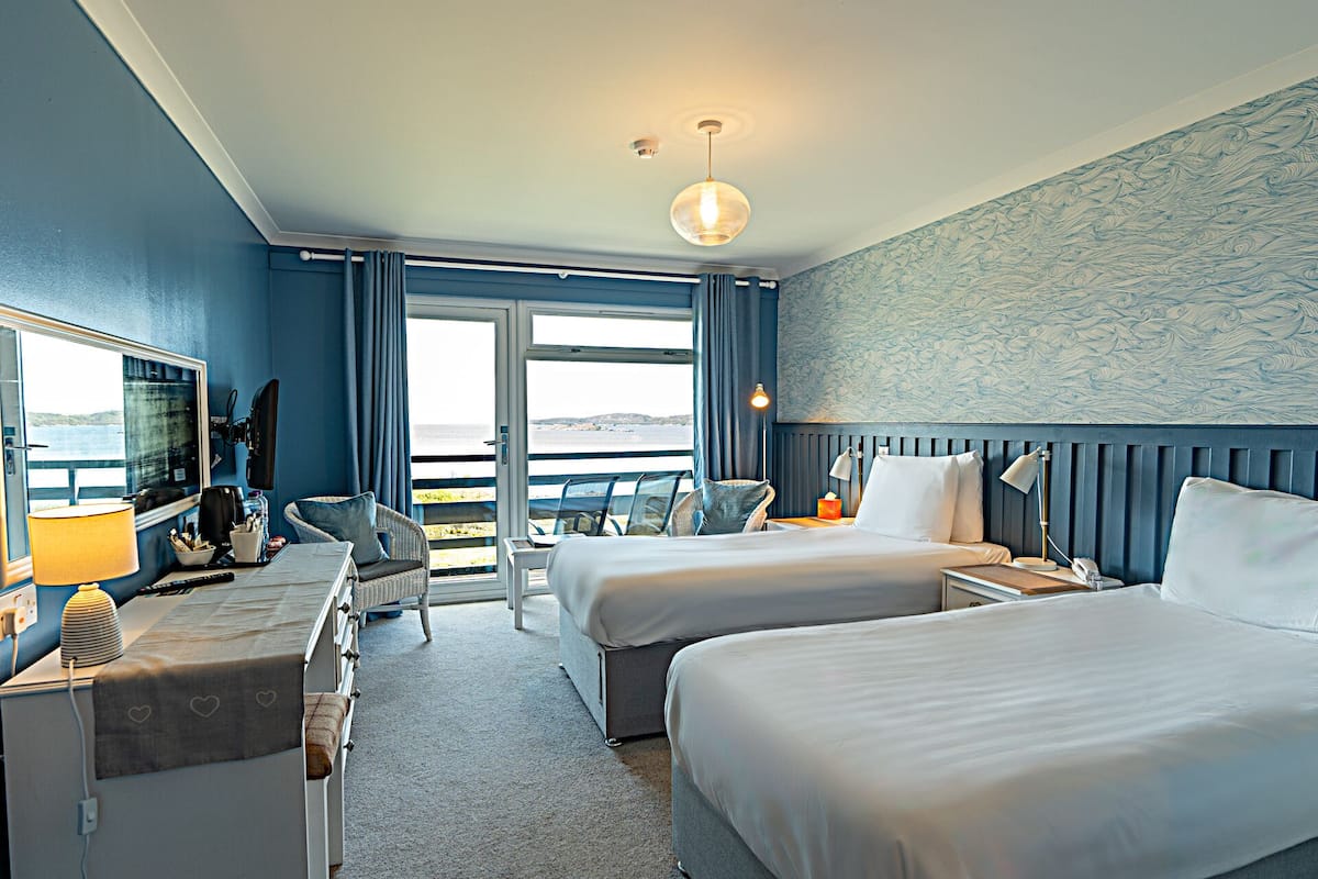 1 bedroom, premium bedding, individually furnished, desk